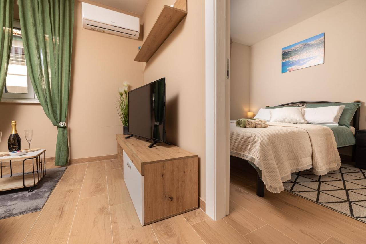 Apartments Neptun Baška Eksteriør billede