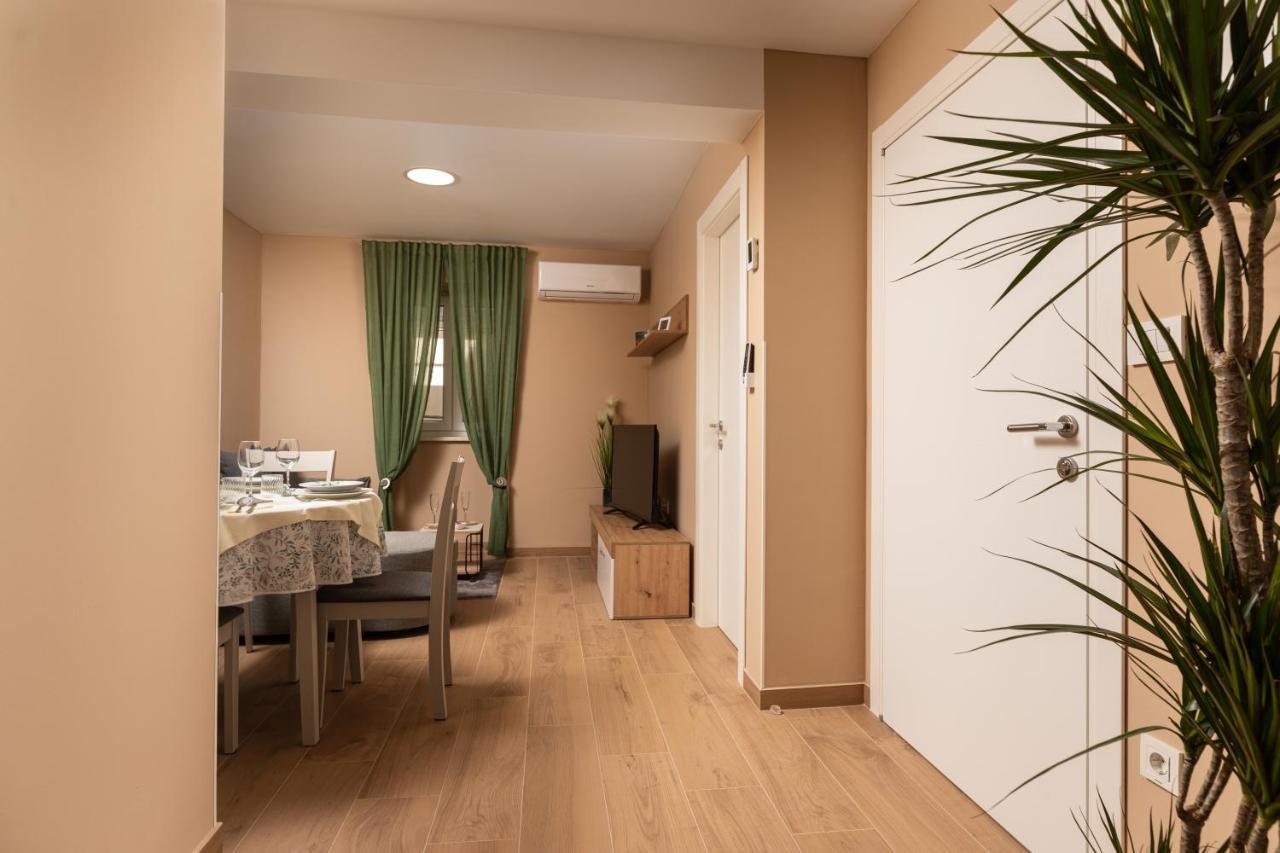 Apartments Neptun Baška Eksteriør billede