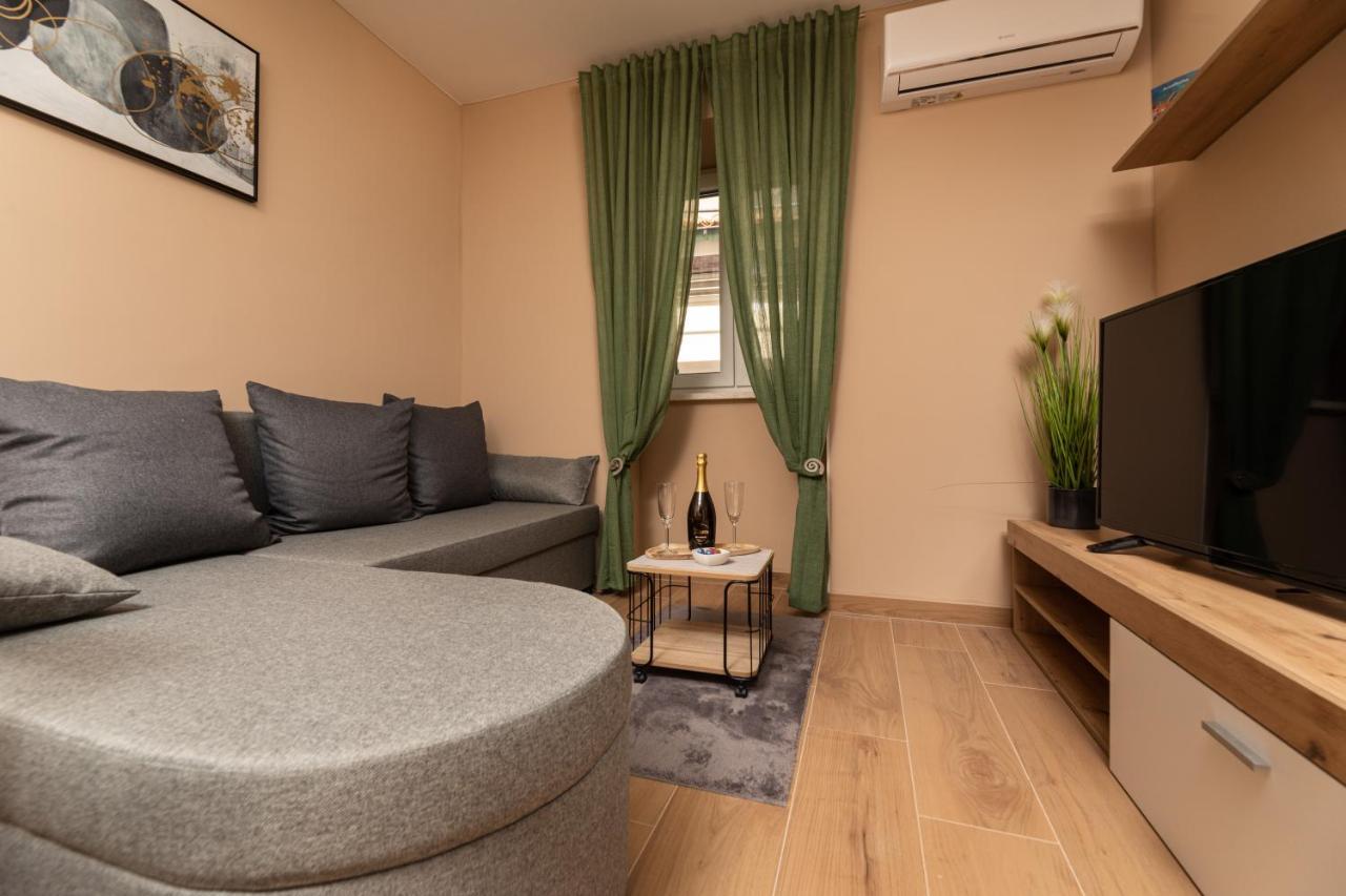Apartments Neptun Baška Eksteriør billede